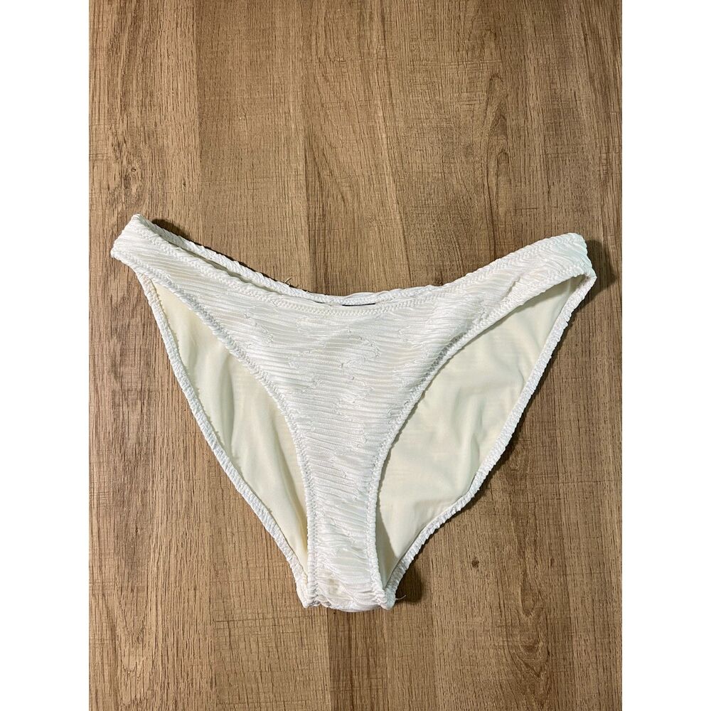 Triangl White Textured Bikini Bottom size Medium Cheeky Crinkle Ribbed Fabric